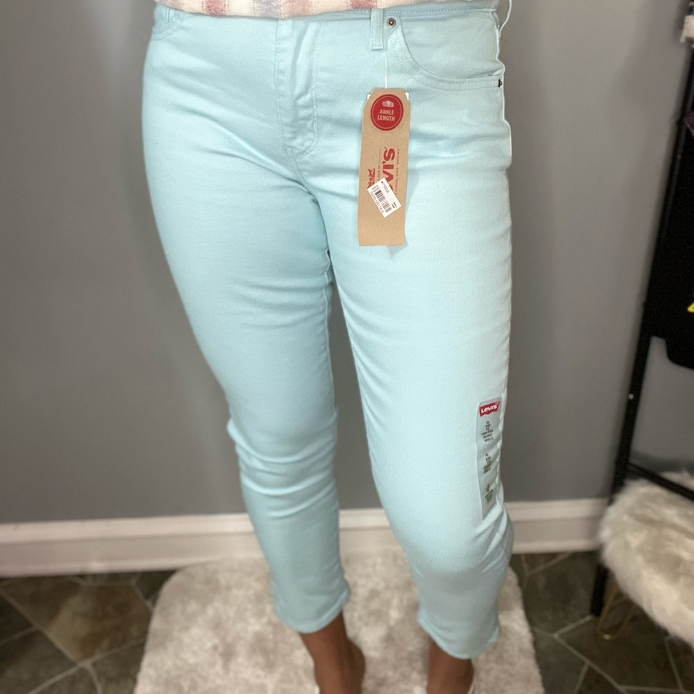 NWT Levi High Rise Pants/Light Blue